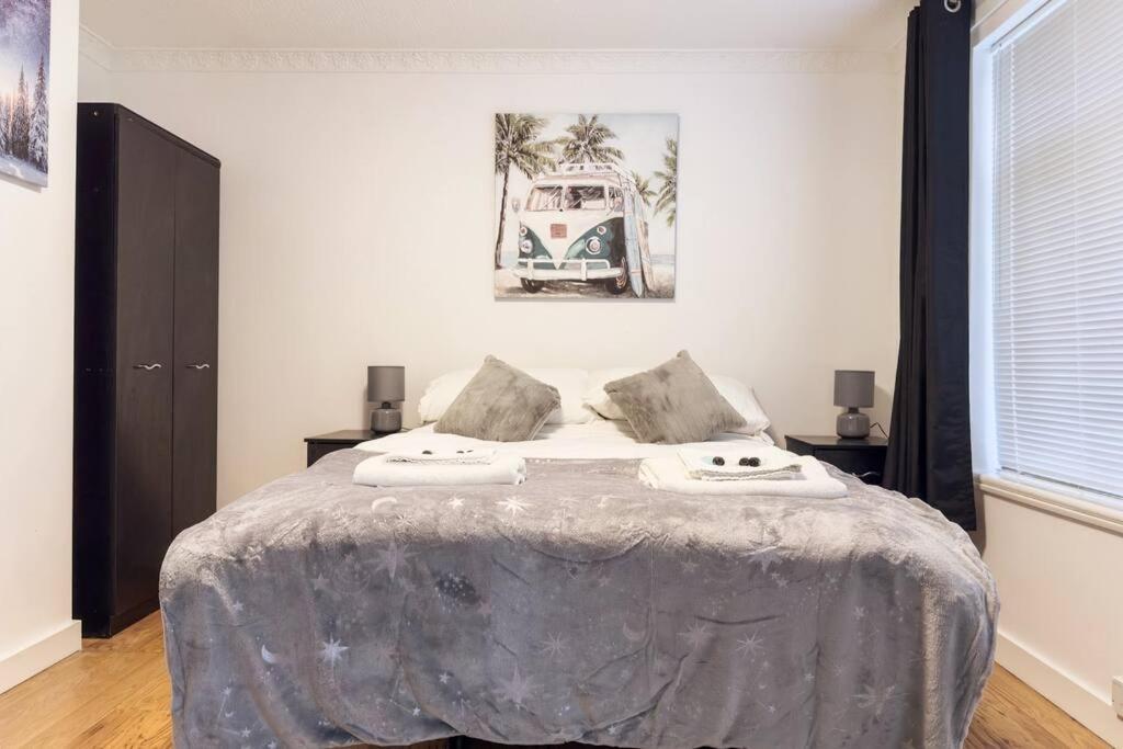 Immaculate 5 Bedroom House Рокингем Экстерьер фото