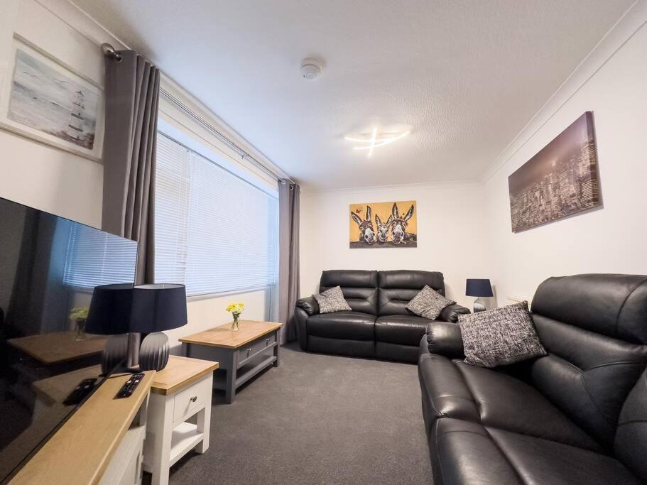 Immaculate 5 Bedroom House Рокингем Экстерьер фото
